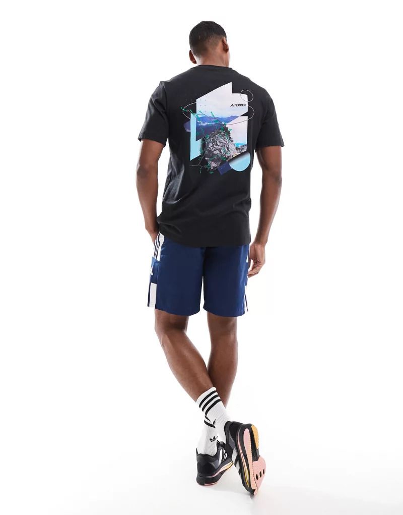 아디다스 티셔츠 블랙 adidas Terrex   T-Shirt in Schwarz mit Grafikprint auf dem Rucken 206880604Schwarz