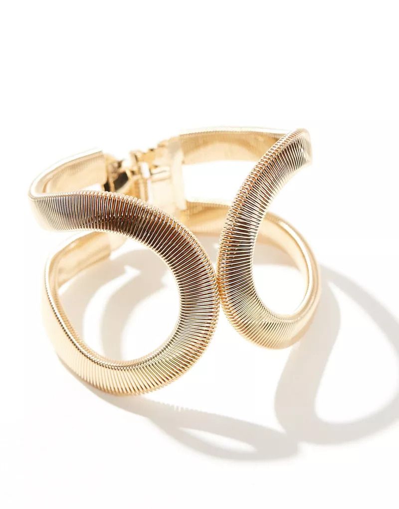 Goldfarbener Armreif mit strukturiertem, geschwungenem Gliederdetail 207027626Goldfarben
