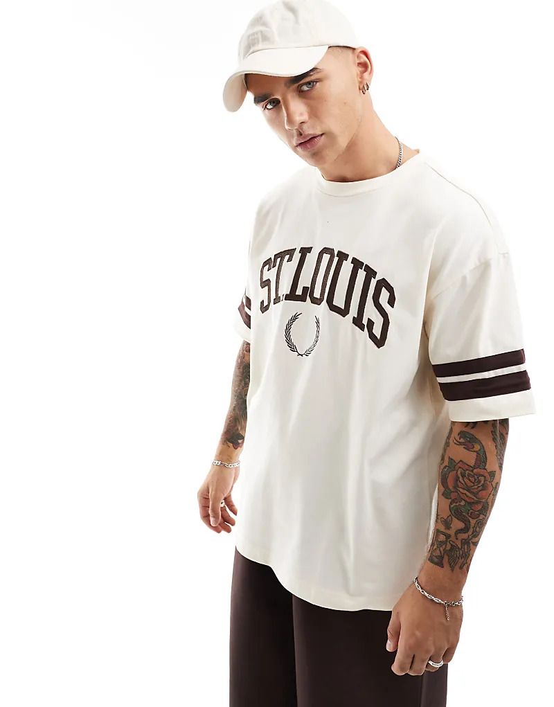 코튼 Cotton On   College-T-Shirt in kastiger Passform mit St. Louis-Ringer-Grafik 206930646CREAM PUFF/ST. LOUIS