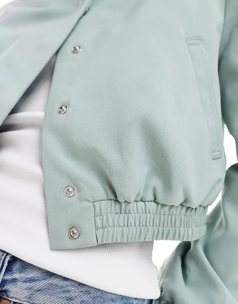 Elegante Bomberjacke in Salbeigrun mit verstarkter Schulterpartie 206642746Salbeigrün