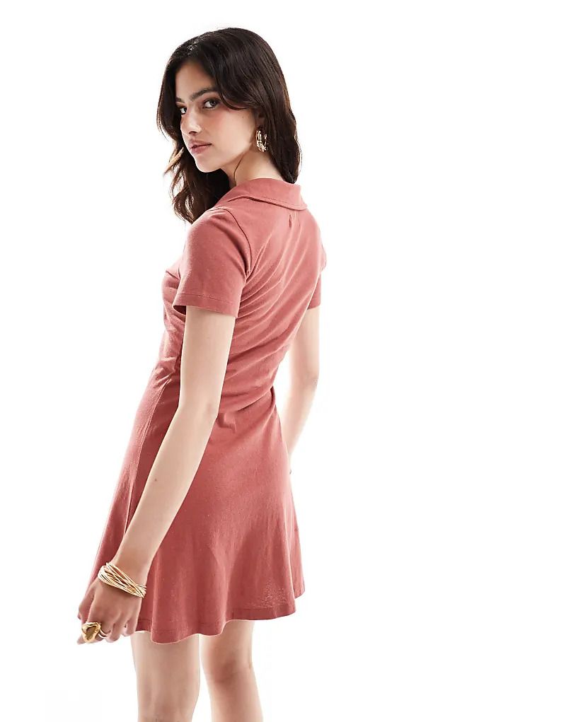 다크 레드 넥 카라 & Gerade geschnittenes Mini-Freizeitkleid in Dunkelrot mit Kragen, Kappenarmeln und Knopfleiste 206420527Dunkelrot
