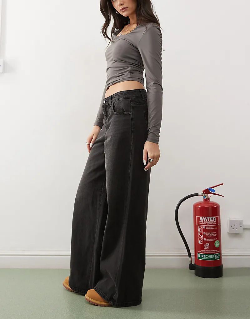 앤디 데님 블랙 Andy   Weite Jeans in verwaschenem Schwarz mit niedrigem Bund 207376654Verwaschenes Schwarz