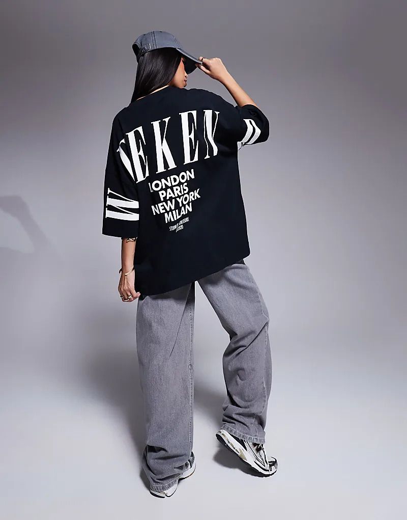 위켄드 블랙 Weekend Collective   Oversize-T-Shirt in Schwarz mit Stapel-Logo auf dem Rucken 205456576SCHWARZ