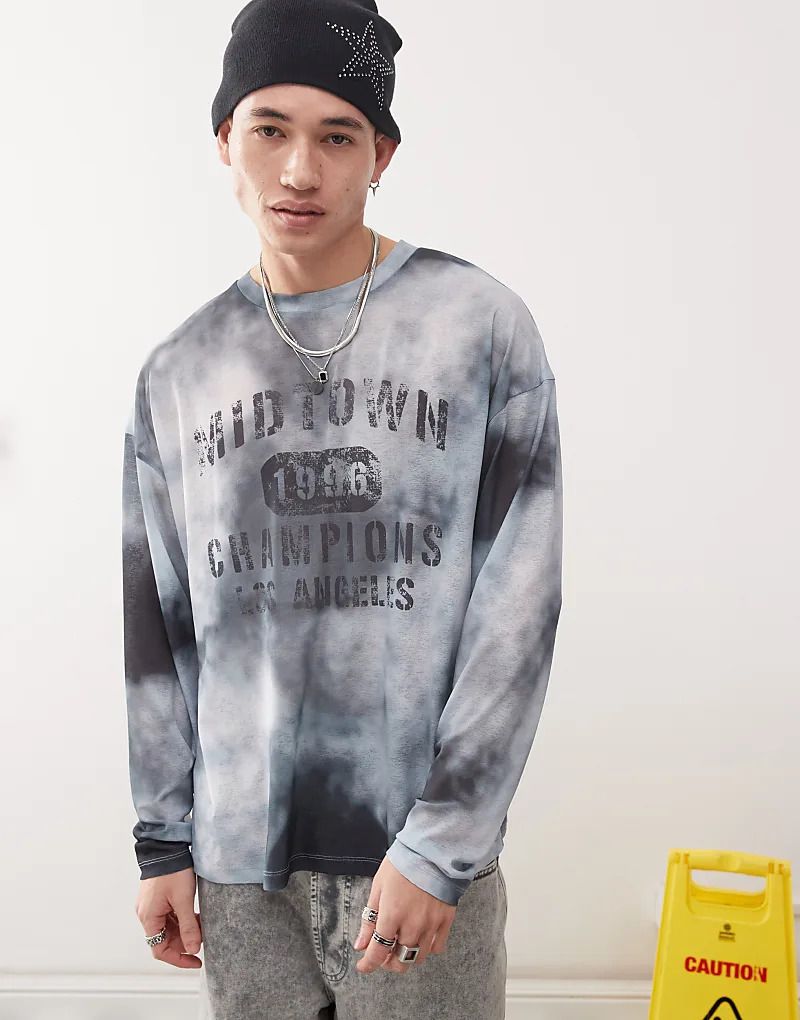 그레이 & COLLUSION   Langarmliges Skater-Shirt aus Netzstoff in Grau mit All-over-Print und Grafik 207280886GRAU