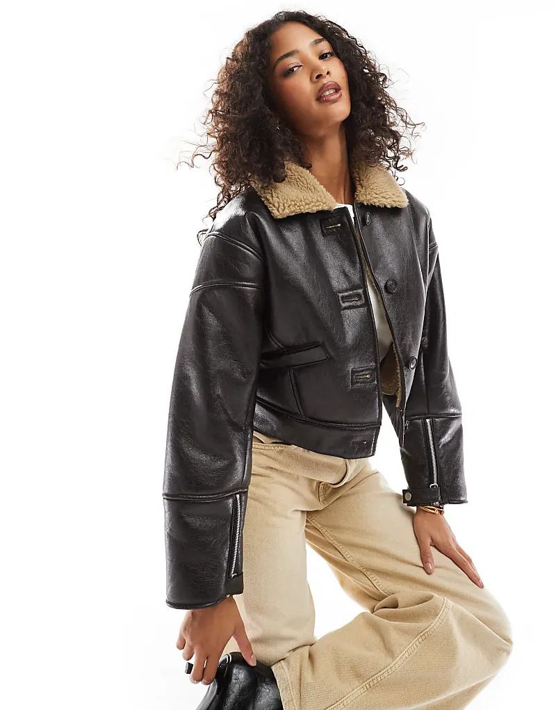 다크 브라운 넥 카라 Kunstleder-Jacke in Dunkelbraun mit Kragen aus Lammfellimitat 207465506BRAUN