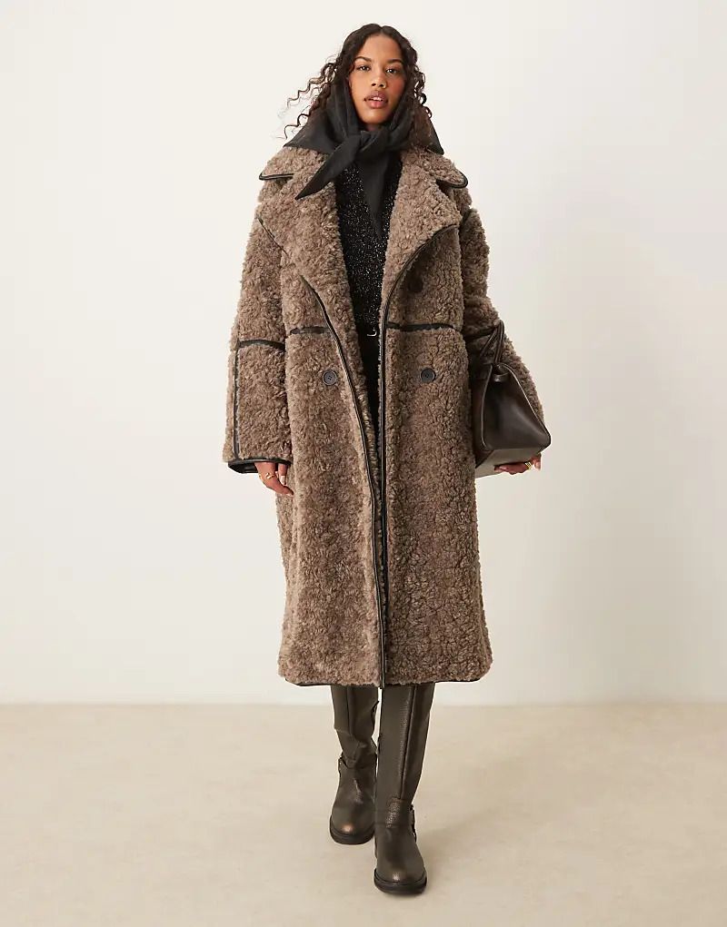 테디 퍼 브라운 Longline-Mantel aus lockigem Teddyfell in Braun 206747230Braun