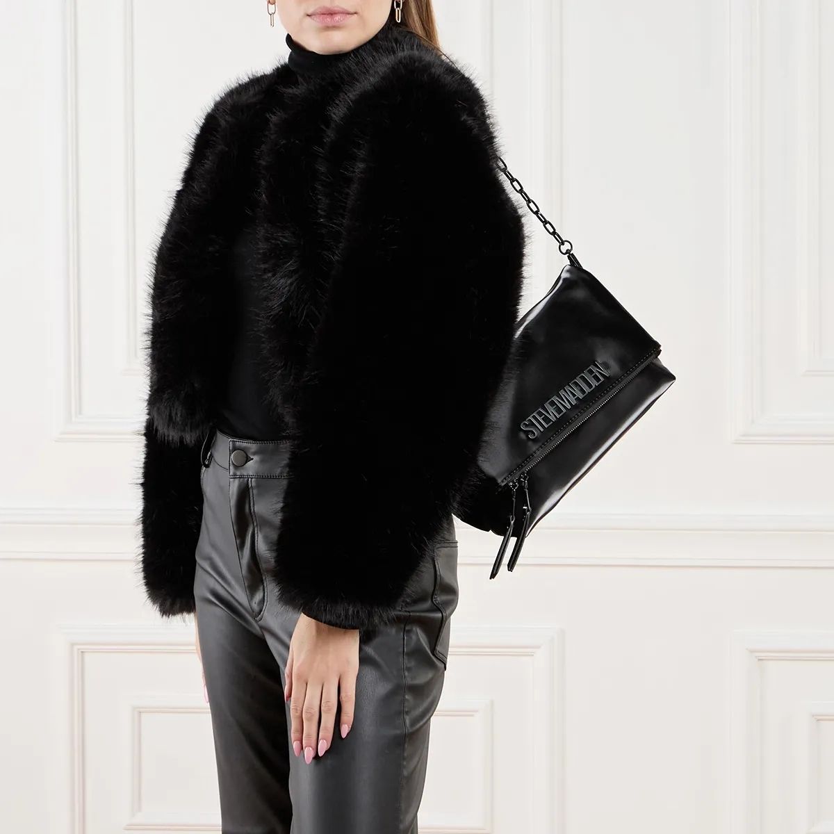 올블랙 크로스백 가방 Steve Madden Bfin-V Black/Black                        Crossbody Bag A0353812