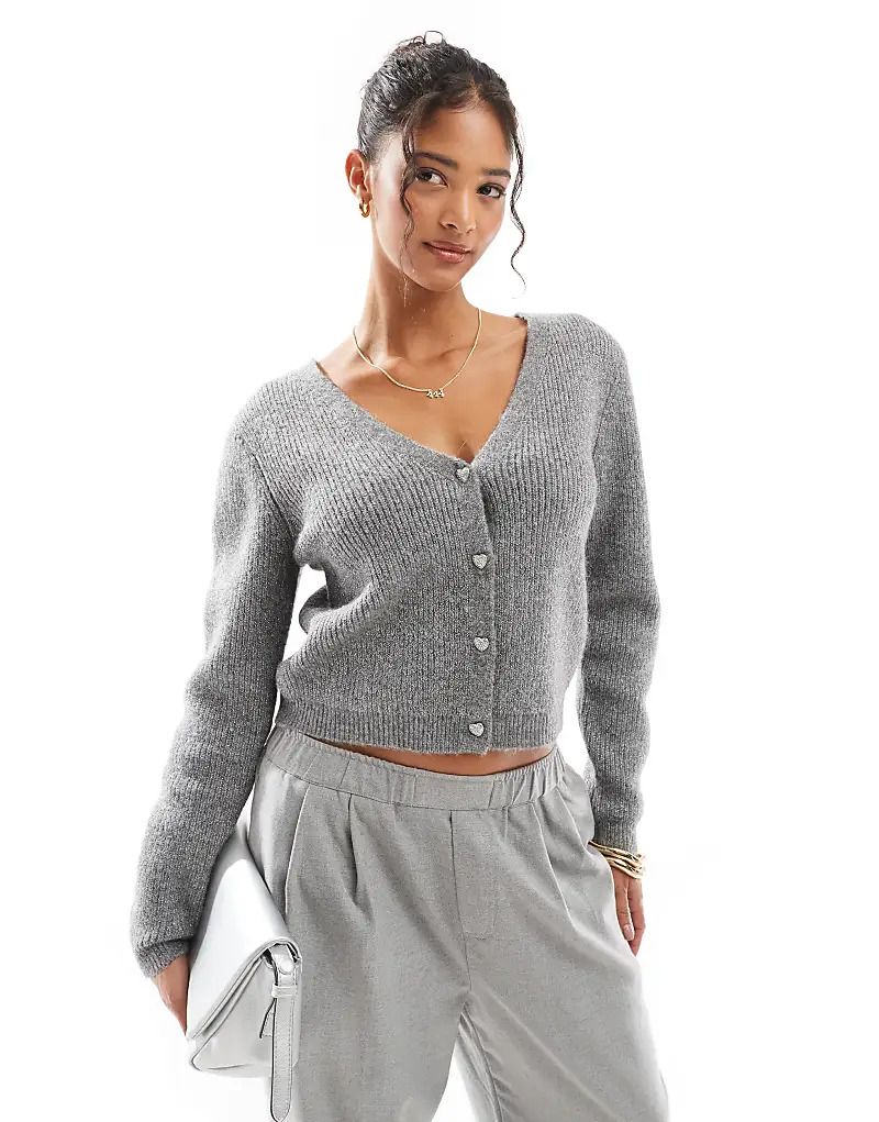 가디건 그레이 & Strickjacke in Grau mit V-Ausschnitt und verzierten Herzknopfen 207034377GRAU