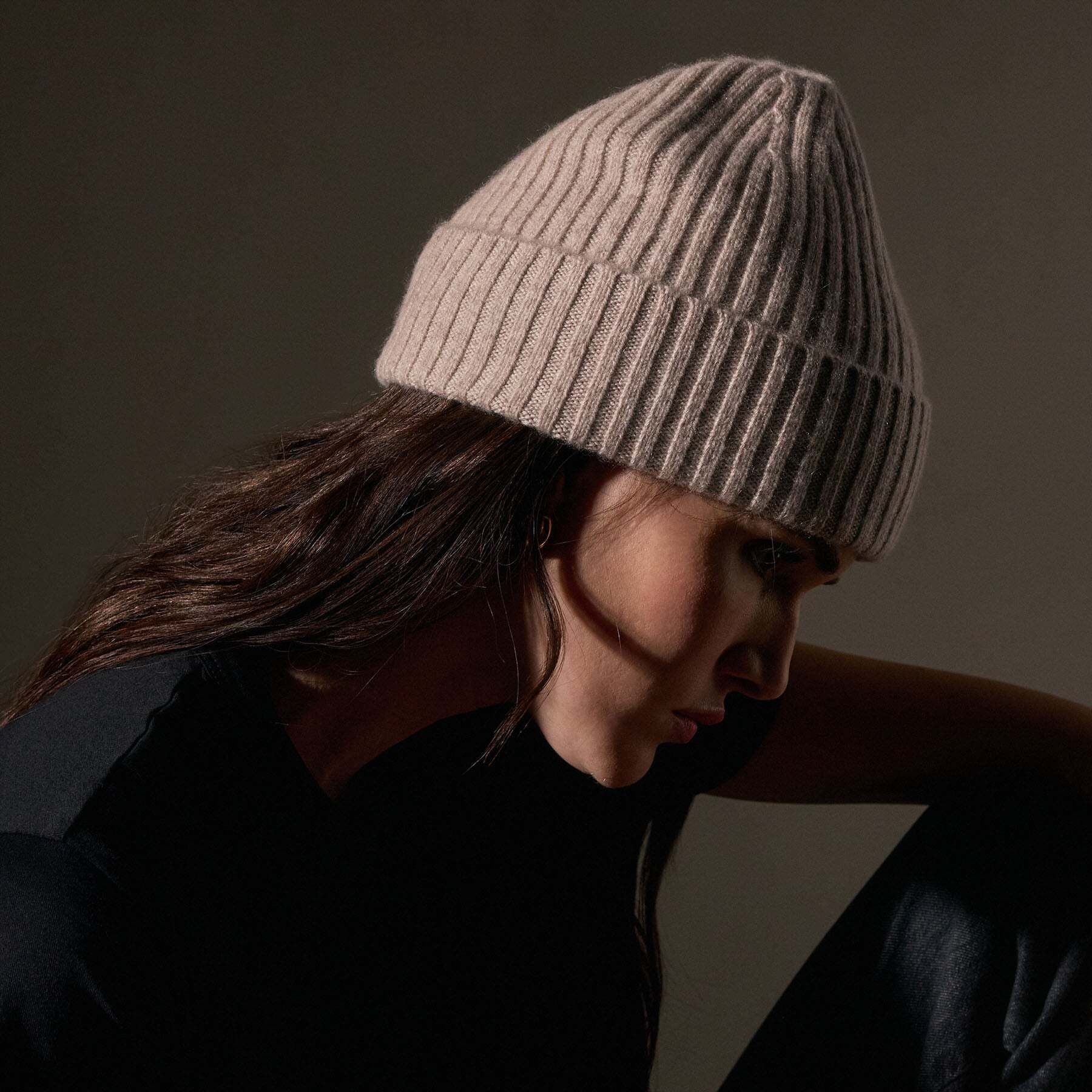 리사이클 캐시미어 비니 스톤 Recycled Cashmere Ribbed Beanie - Stone ARBC0631 STONE