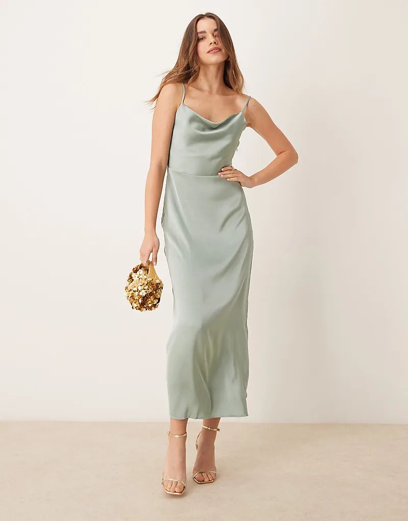 VILA   Satin-Maxikleid in Milieu-Grun mit Wasserfallausschnitt 207402487Grün meliert