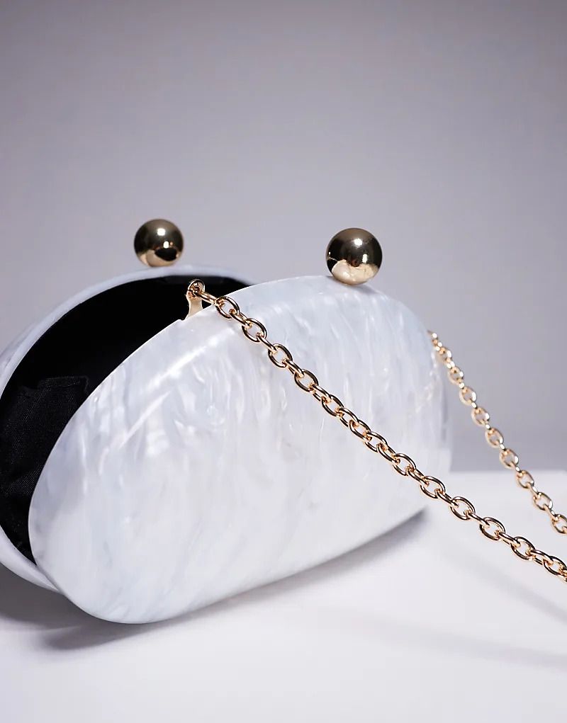 클러치 디자인 & Clutch in Perlmuttweiß mit abstraktem Design und Kettenriemen 207206450WEISS