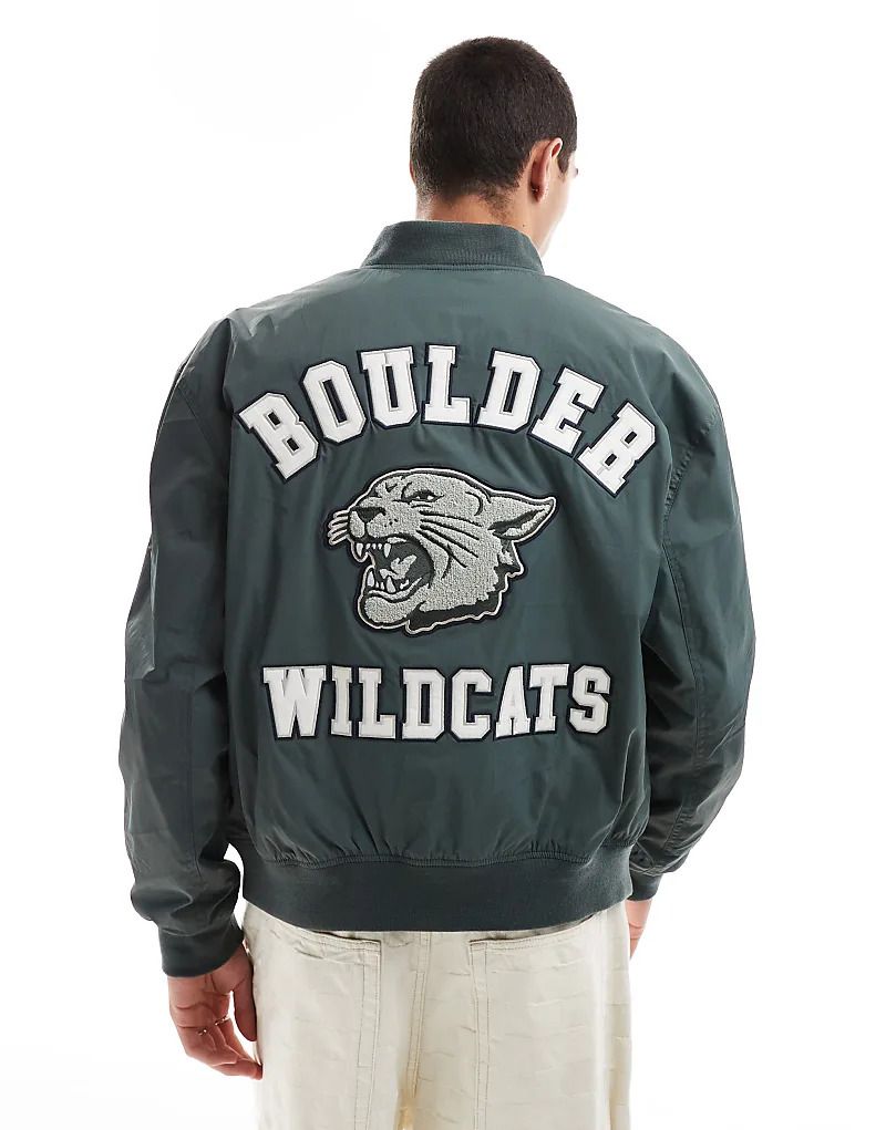 College-Bomberjacke in Grun mit Ruckenprint 207356478GRÜN