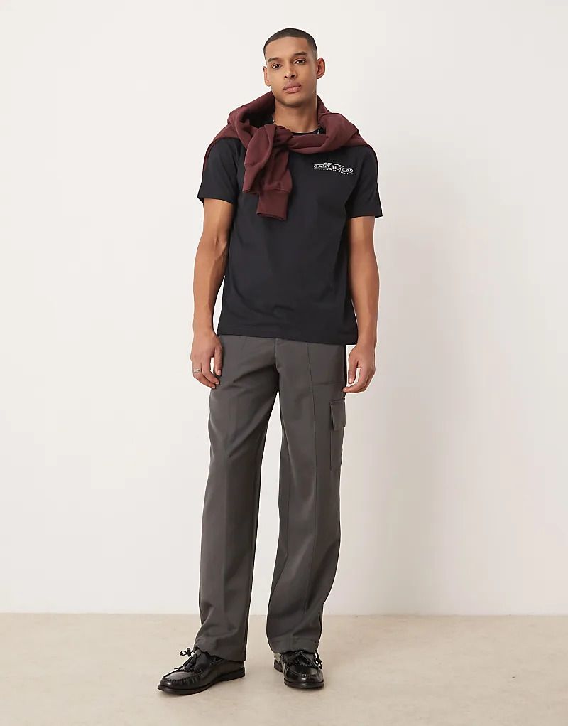티셔츠 블랙 GANT   T-Shirt in Schwarz mit „1949“-Logo 207458023SCHWARZ