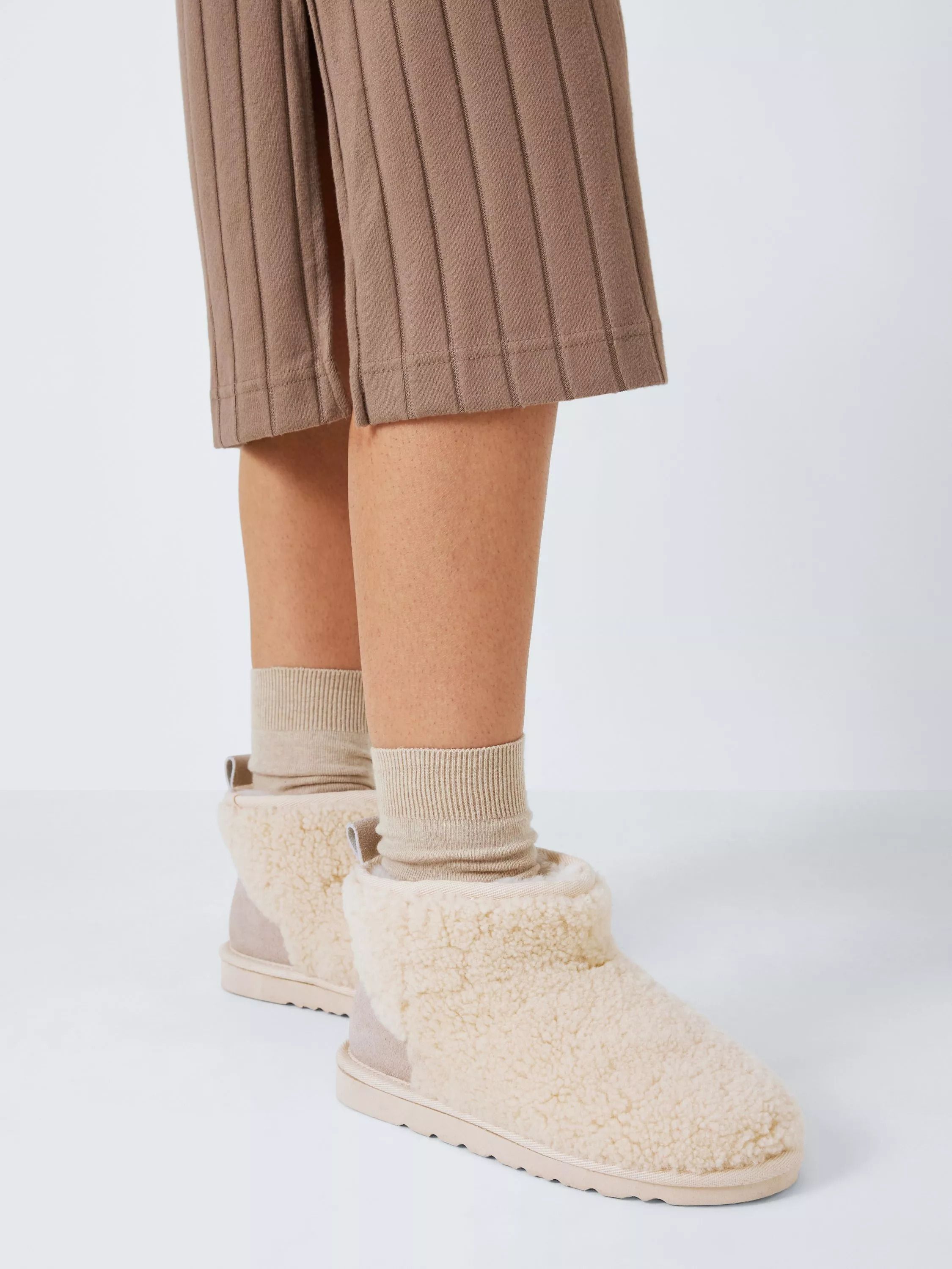 크롭 부츠 크림 Sheepskin Cropped Curly Slipper Boots, Cream 111914805