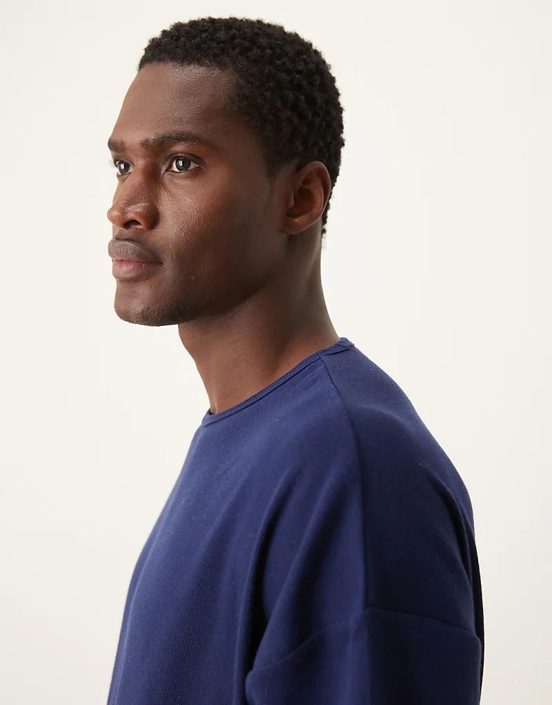 컬렉션 Capsule Collection   Geripptes Oversize-T-Shirt in Marineblau 206623644MEERESHÖHLE