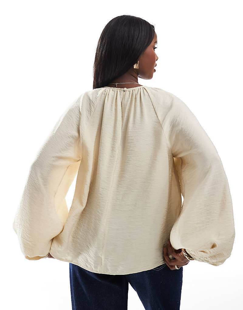 블라우스 베이지 Gesmokte Bluse in Beige 207950130Beige