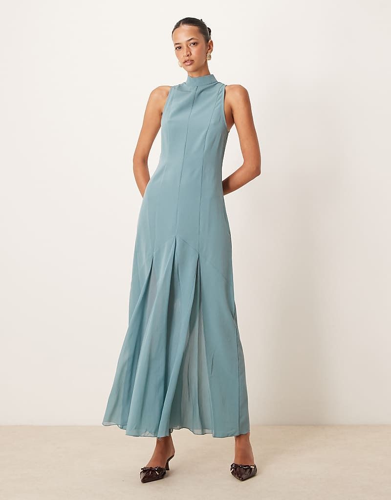쉬폰 블루 Hochgeschlossenes Maxikleid aus Chiffon in verwaschenem Blau mit Godet-Details 206743797Verwaschenes Blau