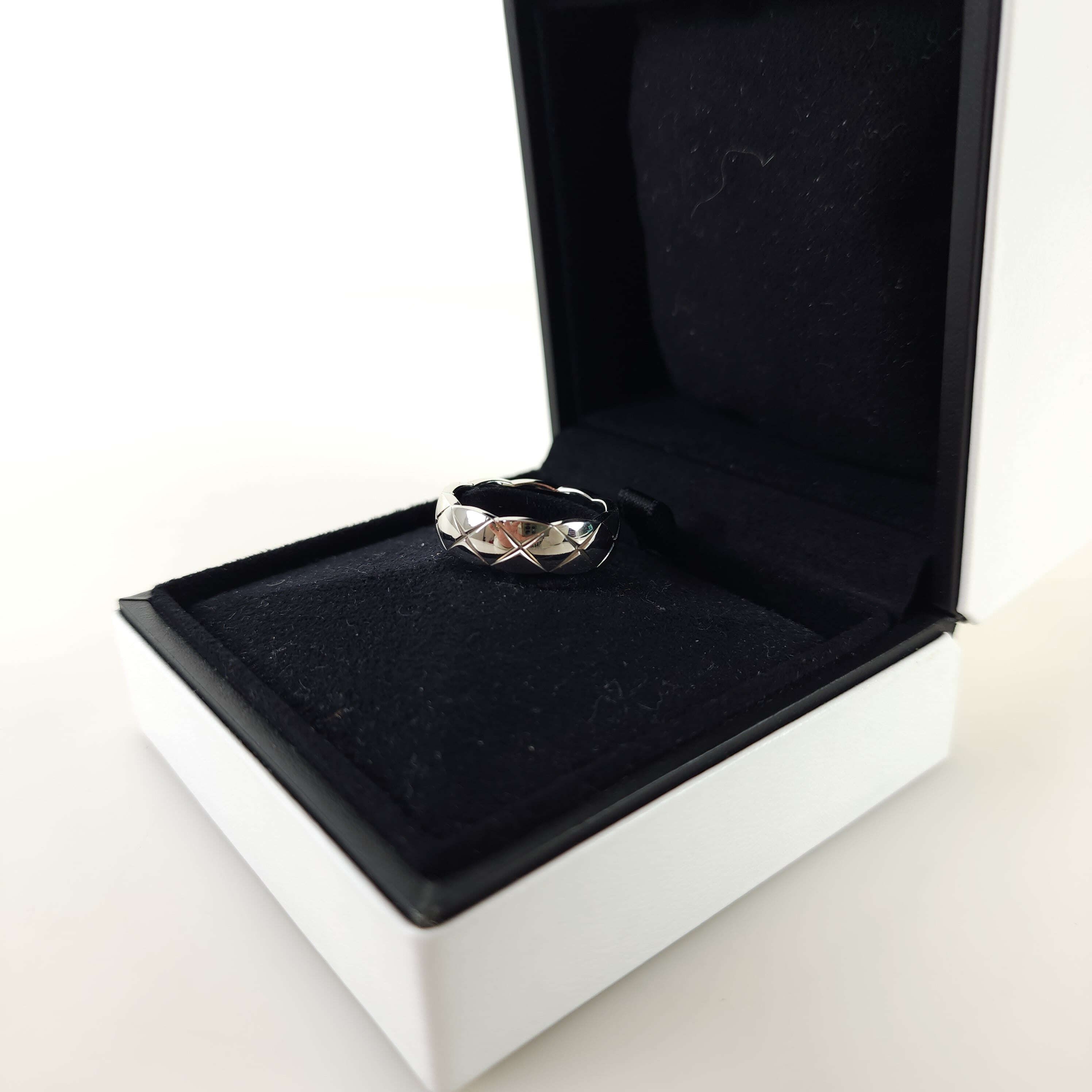 Coco Crush ring - Yellow gold & Diamond - J13163 | CHANEL