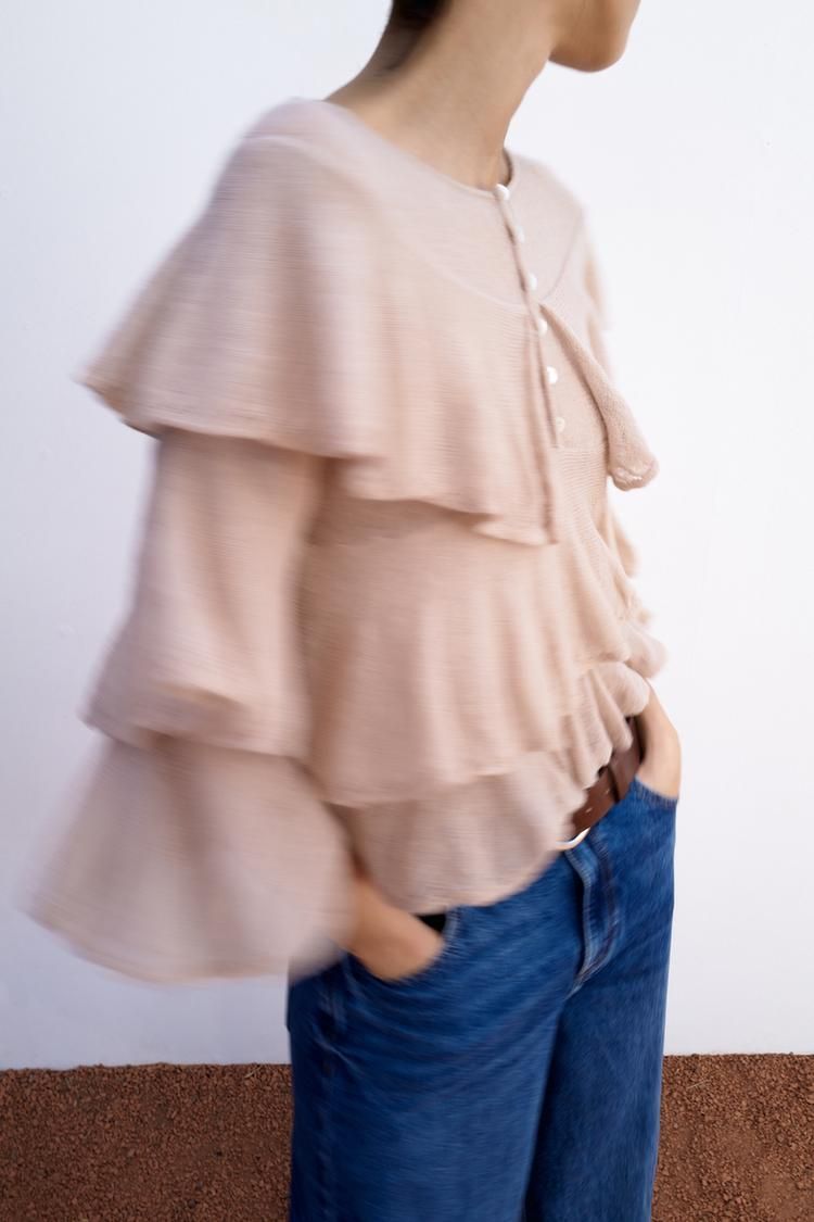 러플 니트 탑 RUFFLED KNIT TOP 410590318