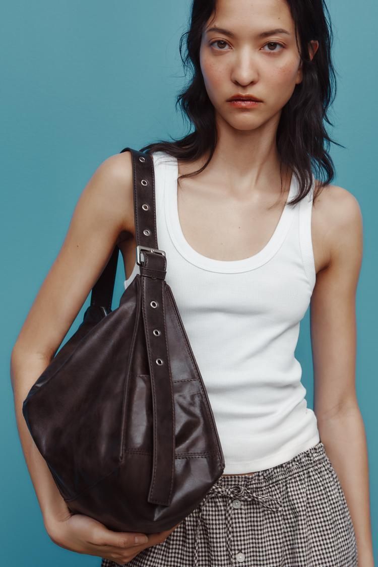 소프트 맥시 버킷 가방 메탈 아일렛 SOFT MAXI BUCKET BAG WITH METAL EYELETS 413783457