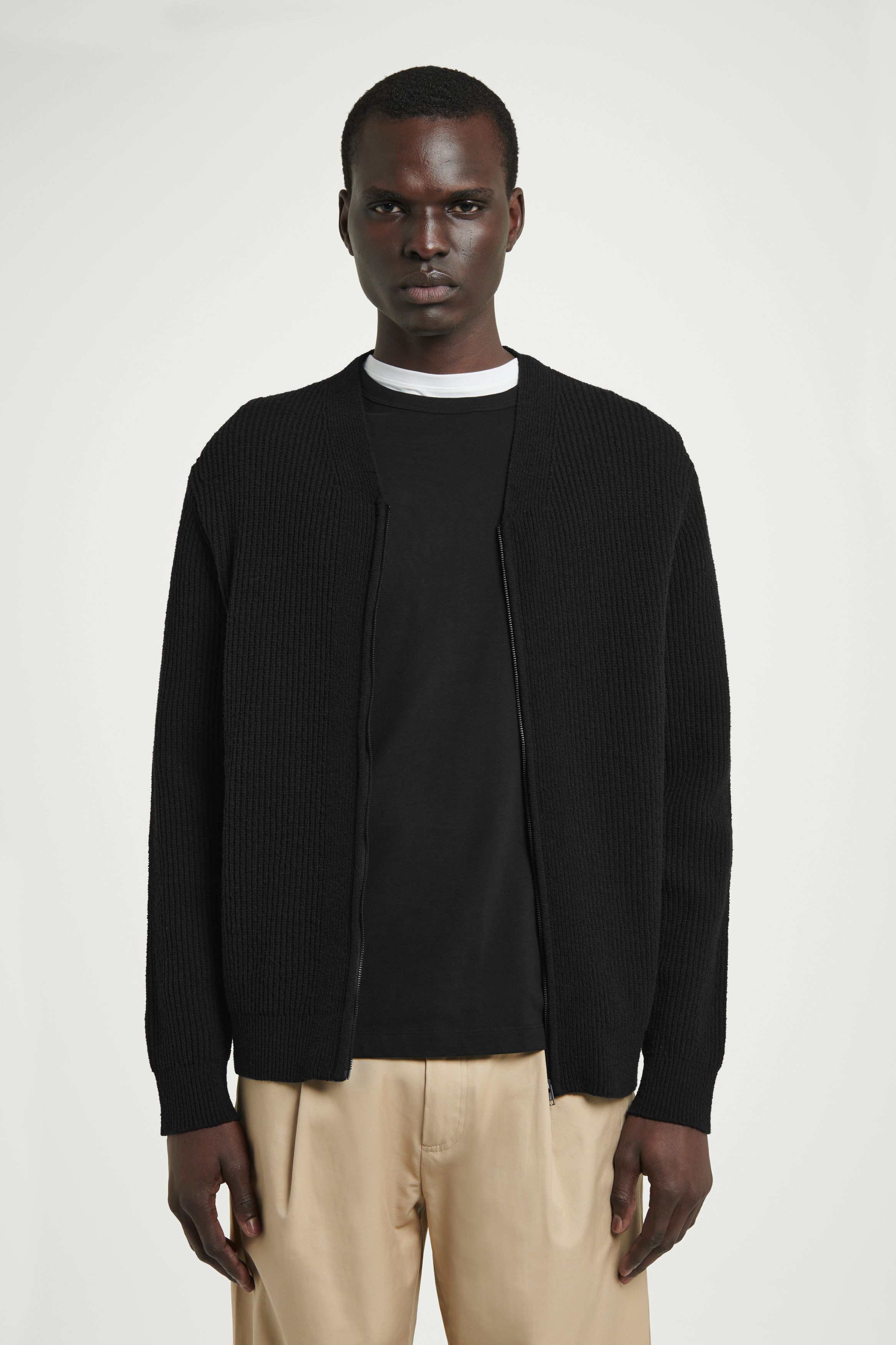 브이넥 집업 가디건 BOUCLE-KNIT V-NECK ZIP-UP CARDIGAN 1263141001