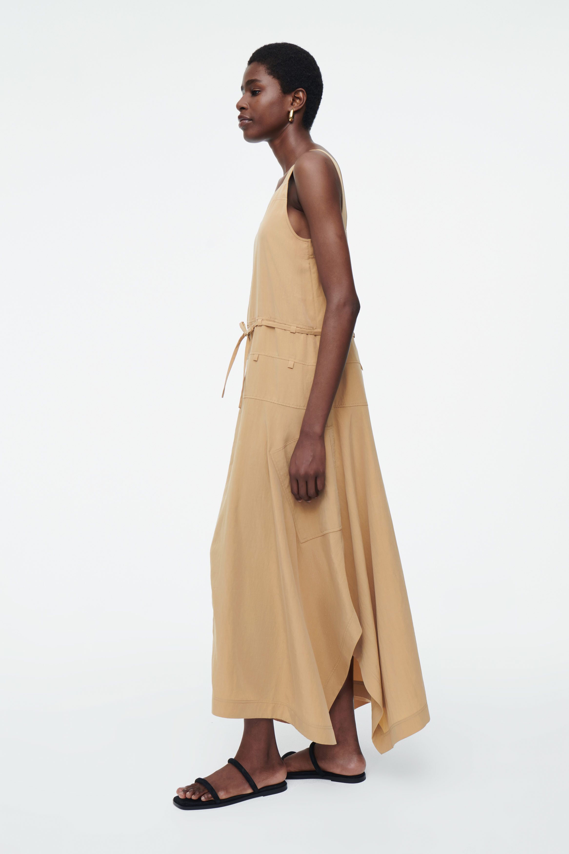 비대칭 맥시 드레스 ASYMMETRIC PARACHUTE MAXI DRESS 1242300001