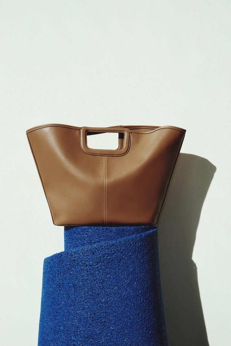 맥시 토트 가방 MAXI TOPSTITCHED TOTE BAG 415404184