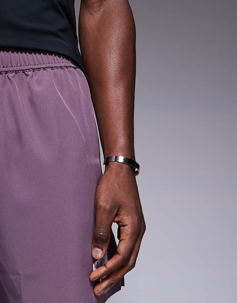 프린트 & Schnell trocknende Sportshorts in Traube mit weitem Bein, Reißverschlusstaschen, Print und Handtuchschlaufe, 18 cm Schrittlange 207416343Grape