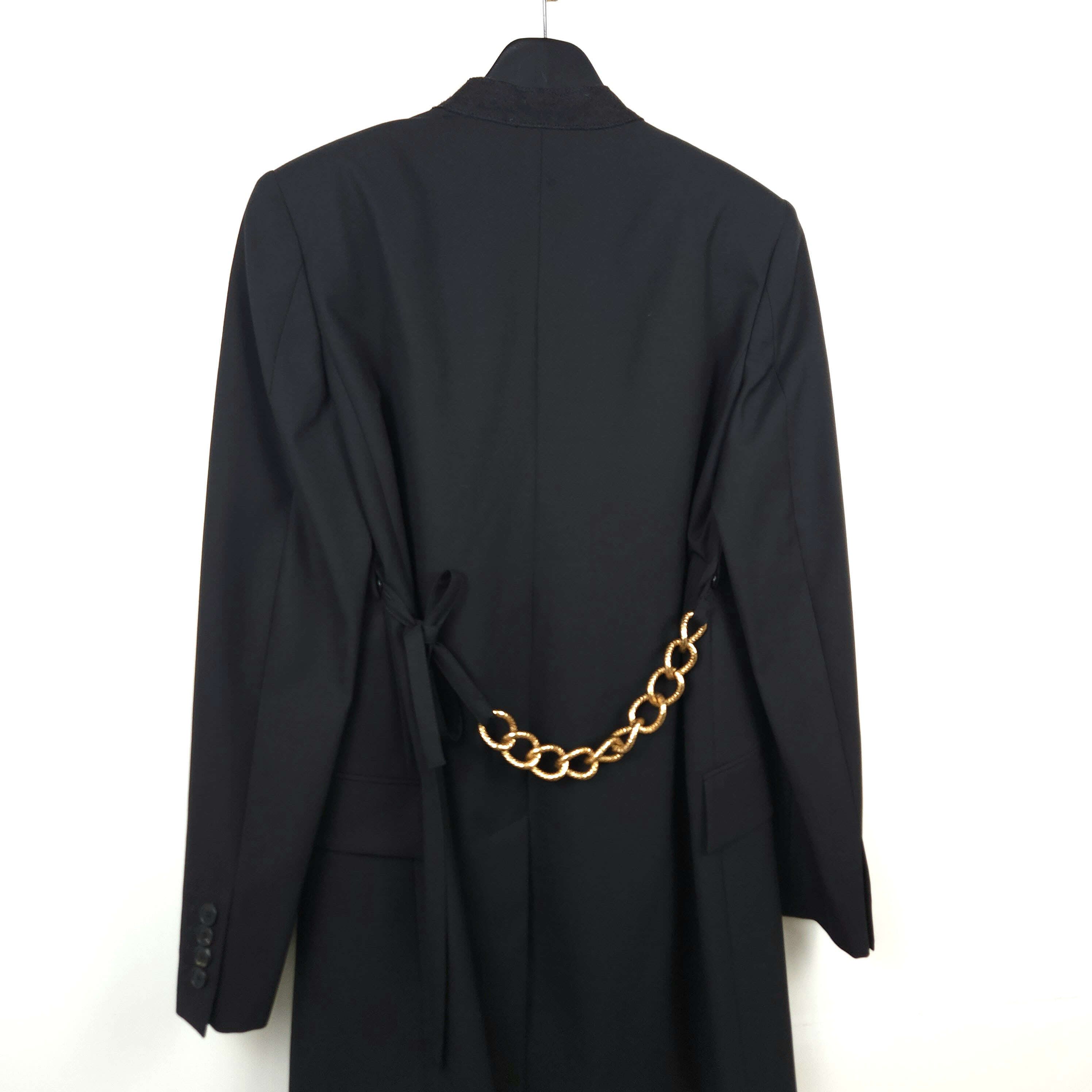 【送料&関税込】Givenchy Chain Embellished Sleeveless Jacket Givenchy Chain Embellished Sleeveless Jacket | italist