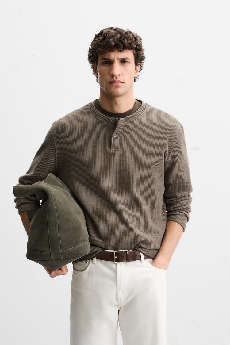 텍스쳐드 티셔츠 RIBBED TEXTURED T-SHIRT 421542937