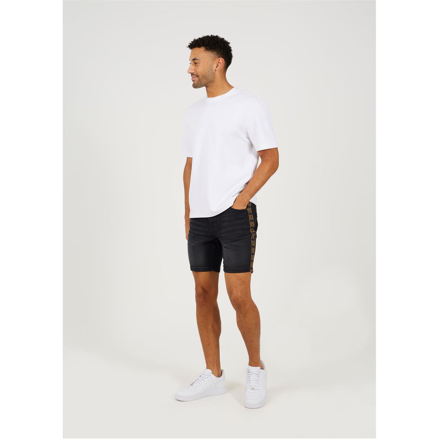 바지 사이드 디테일 차콜 워시 Shorts with Side Seam Detail Charcoal Wash 64501302