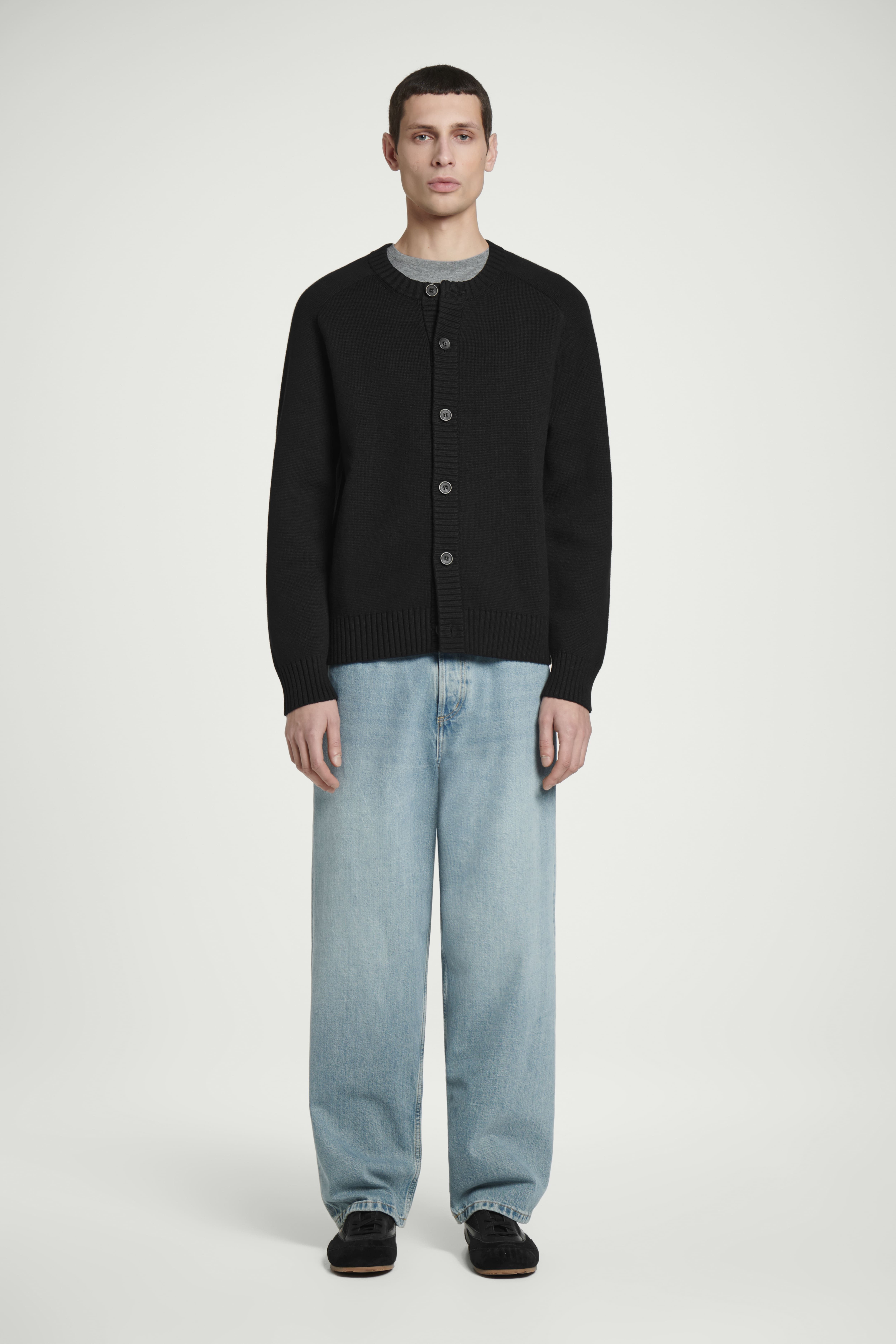 울 크루넥 가디건 WOOL-BLEND CREW-NECK CARDIGAN 1247004002