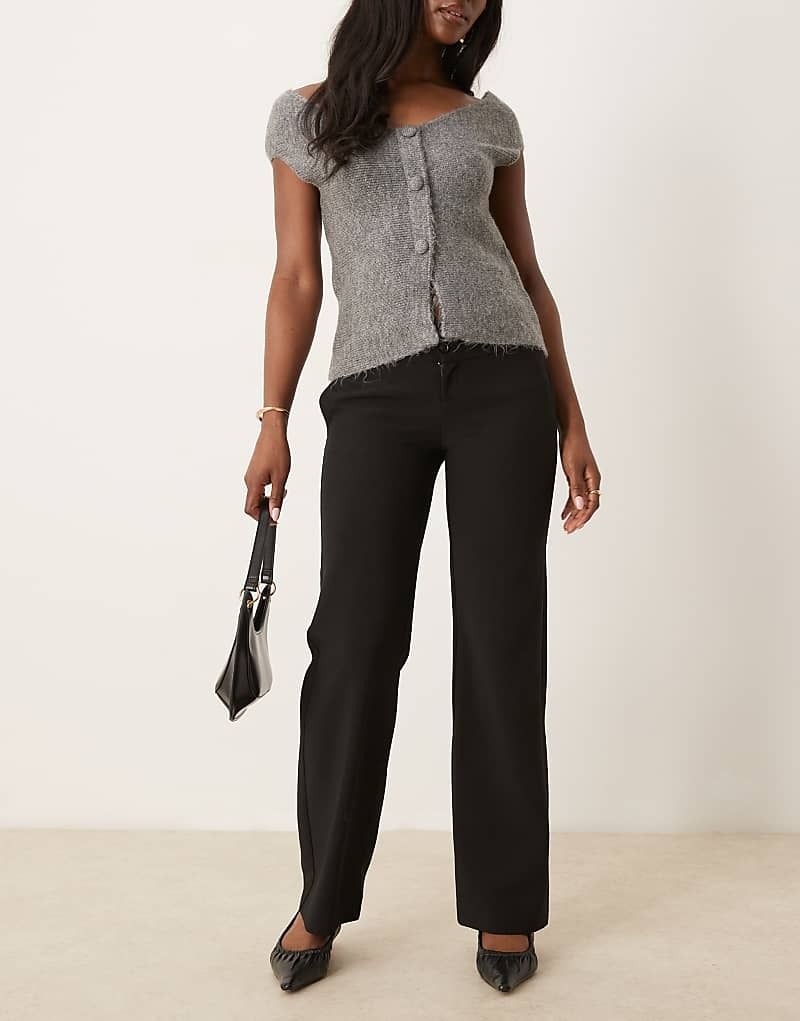바지 블랙 Gina Tricot   Elegante Hose in Schwarz mit geradem Schnitt 207913809SCHWARZ