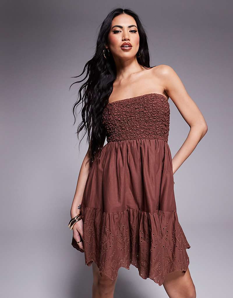 브라운 디자인 & Minikleid in Braun mit tragerlosem Design und gesmoktem Oberteil 208086842BRAUN