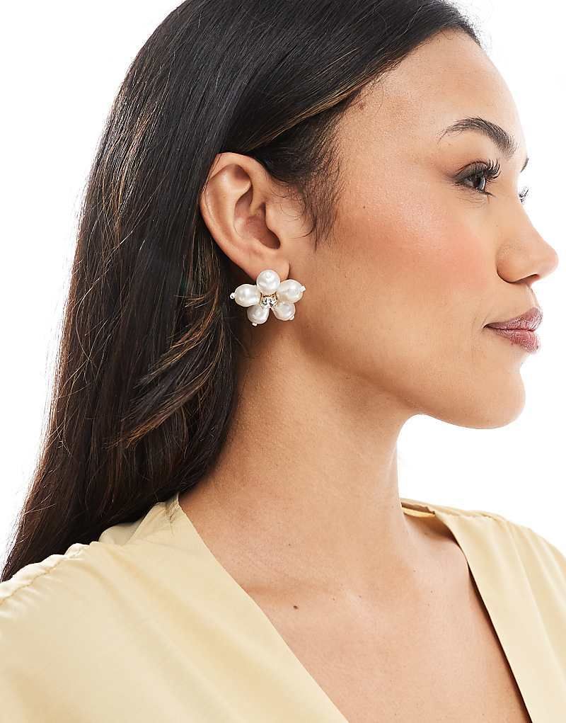 화이트 Statement-Ohrstecker in Weiß mit blumenformigen Zierperlen 207716551WEISS