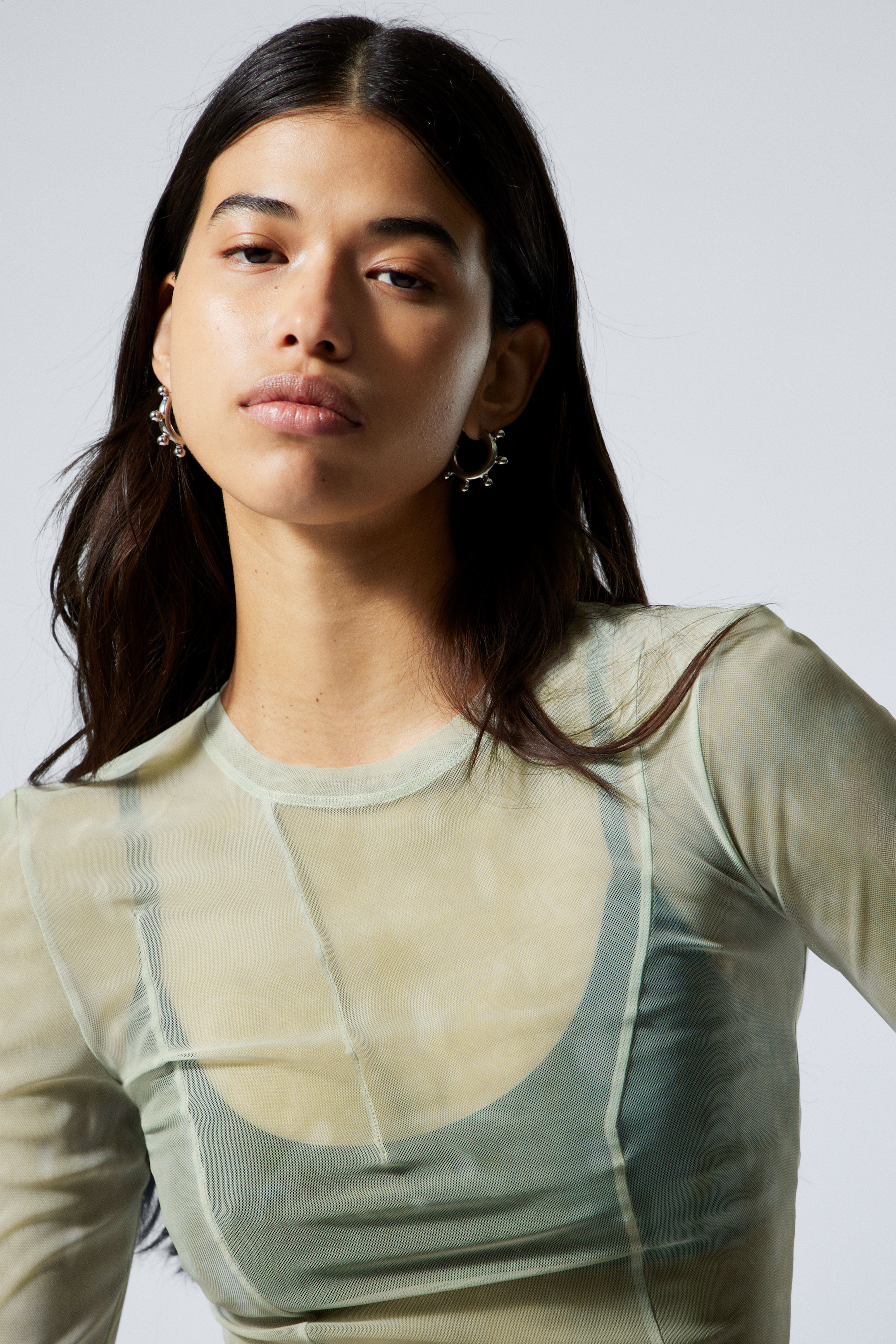 롱슬리브 메쉬 탑 Long-Sleeved Sheer Mesh Top 1283421001