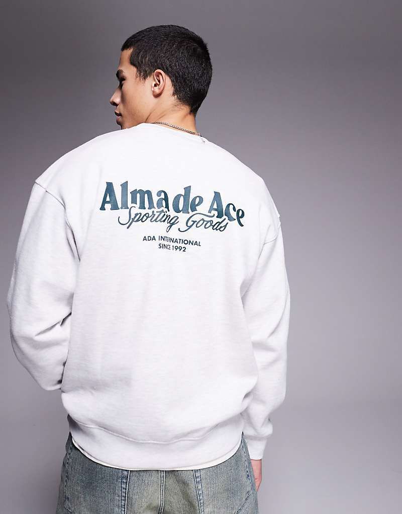 알마 드 에이스 스웻셔츠 그레이 Alma de Ace   Sweatshirt in Grau mit Grafikprint am Rucken, 420 g/m² 207923714GRAU