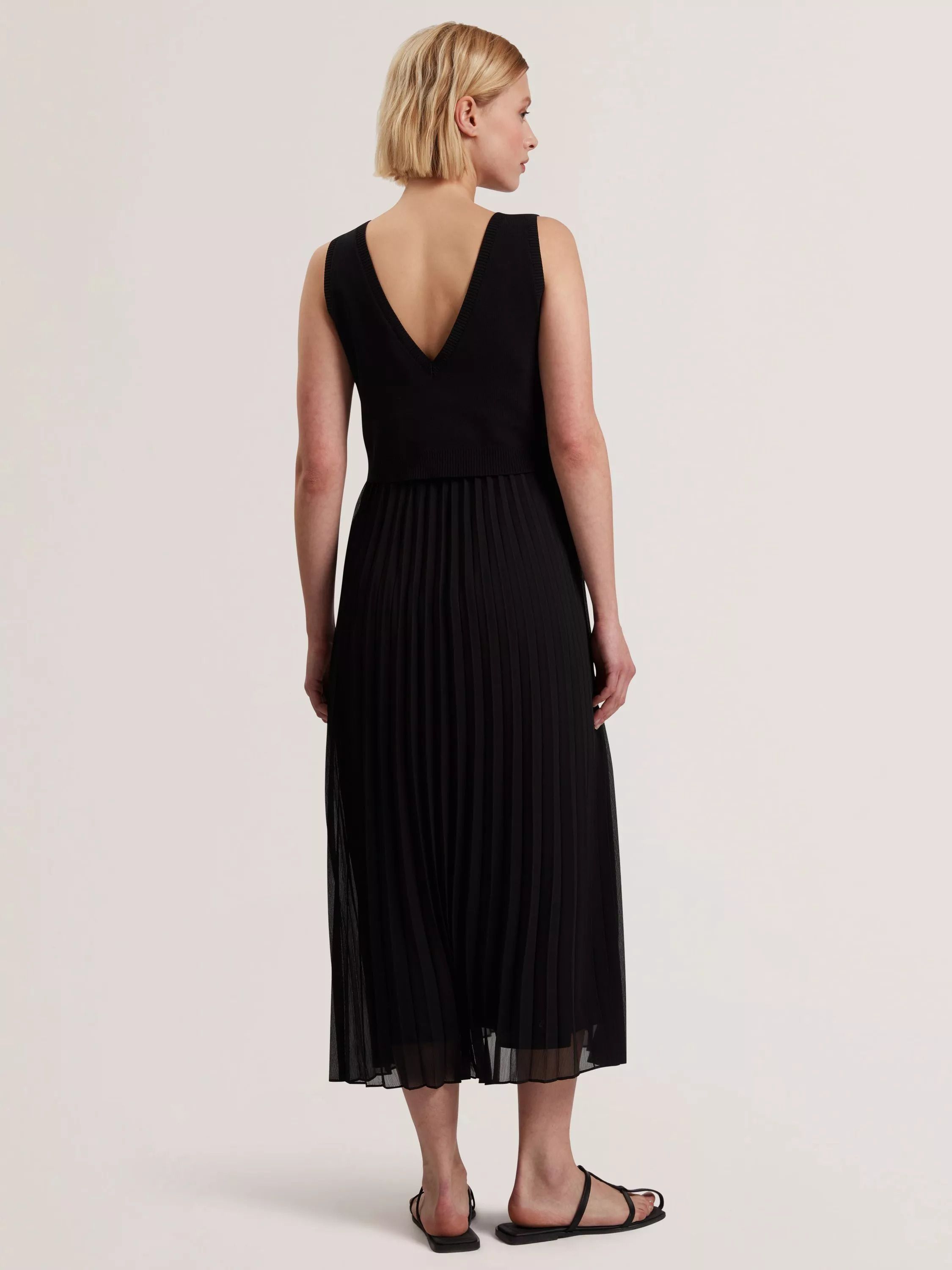 투인원 플리츠 캐미솔 드레스 블랙 2-in-1 Pleated Cami Dress, Black 113447113