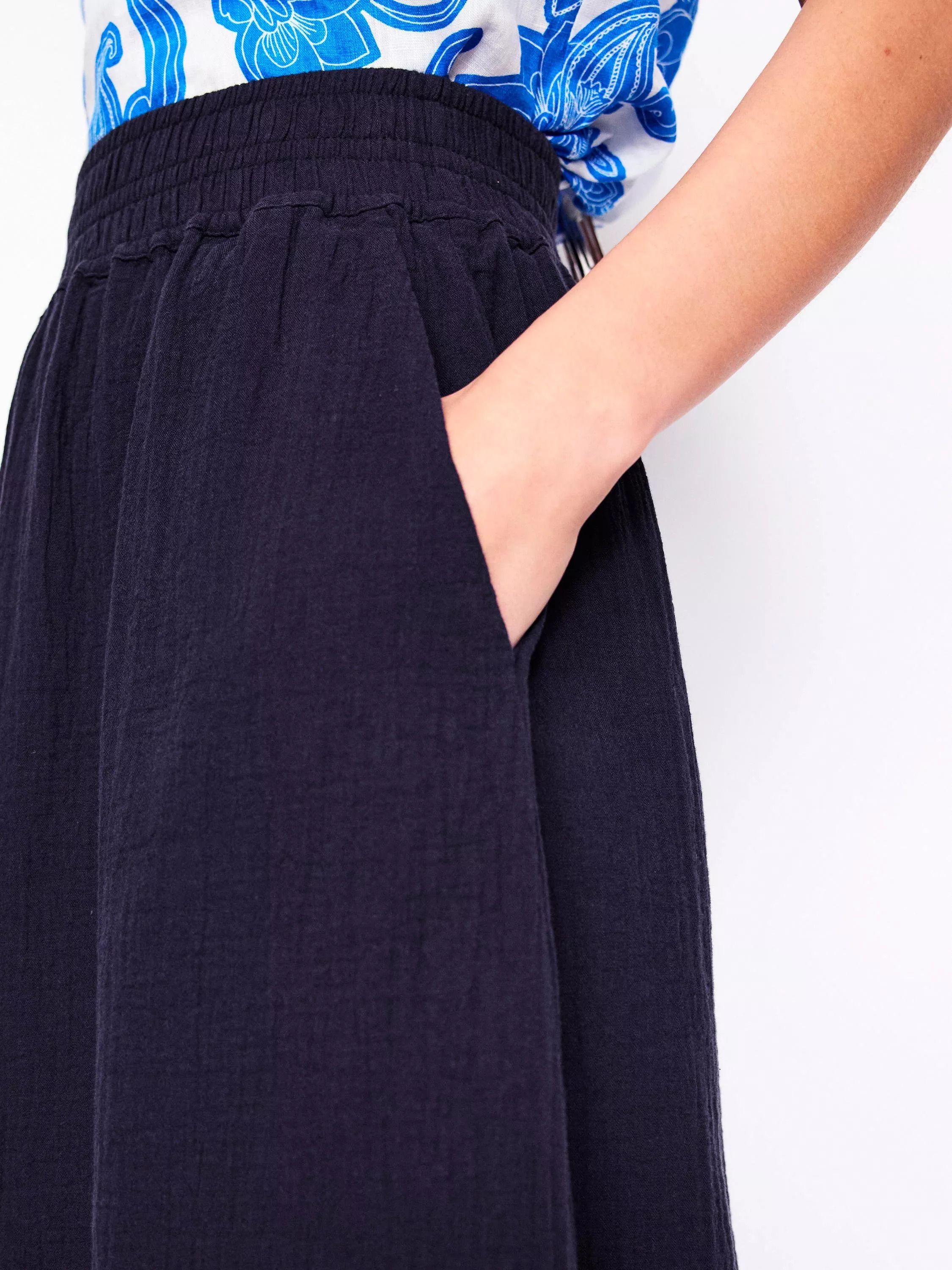 코튼 스모크드 미디 스커트 Cotton Doublecloth Smocked Midi Skirt 113402037 Navy