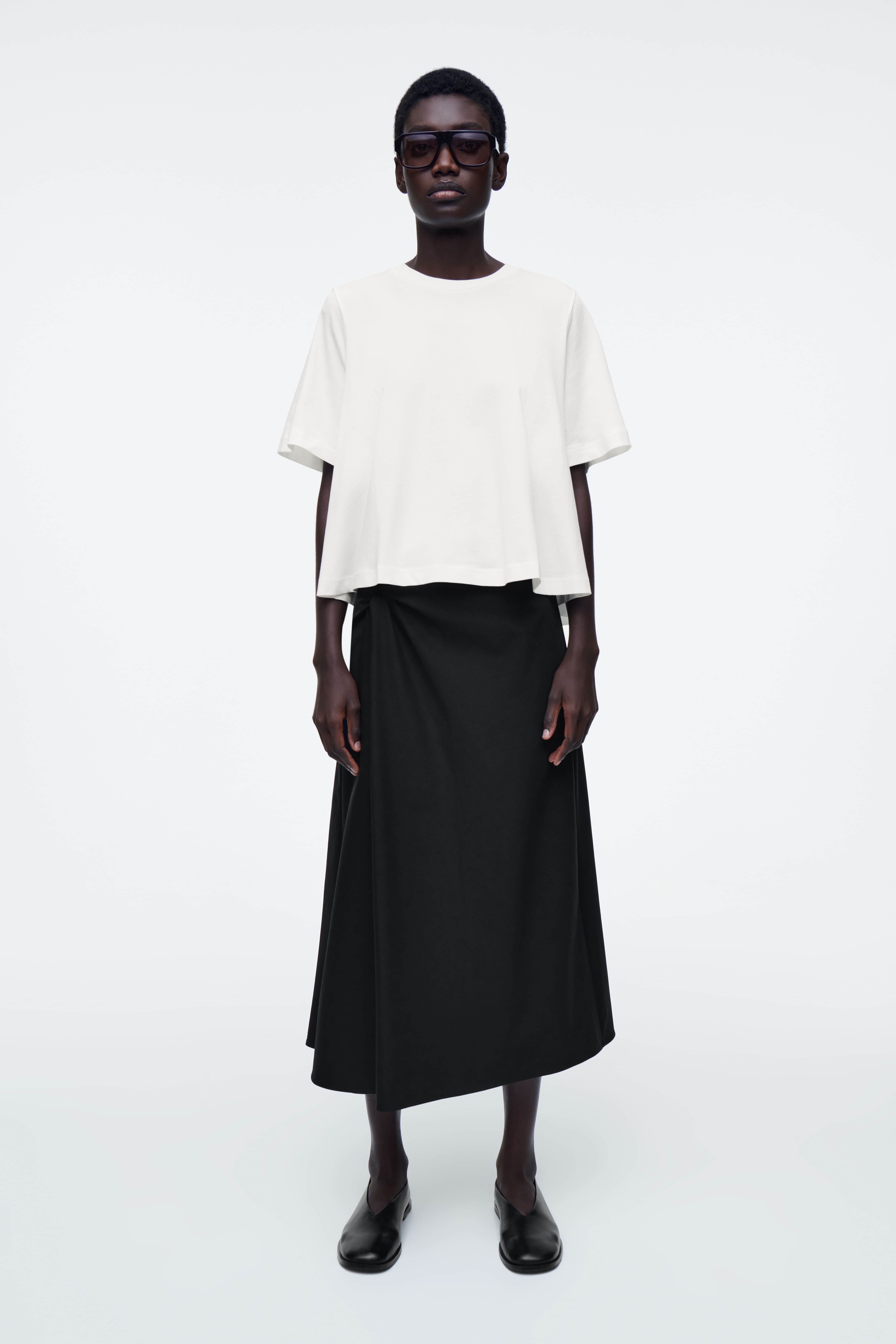 릴렉스 티셔츠 RELAXED TRAPEZE T-SHIRT 1267040002