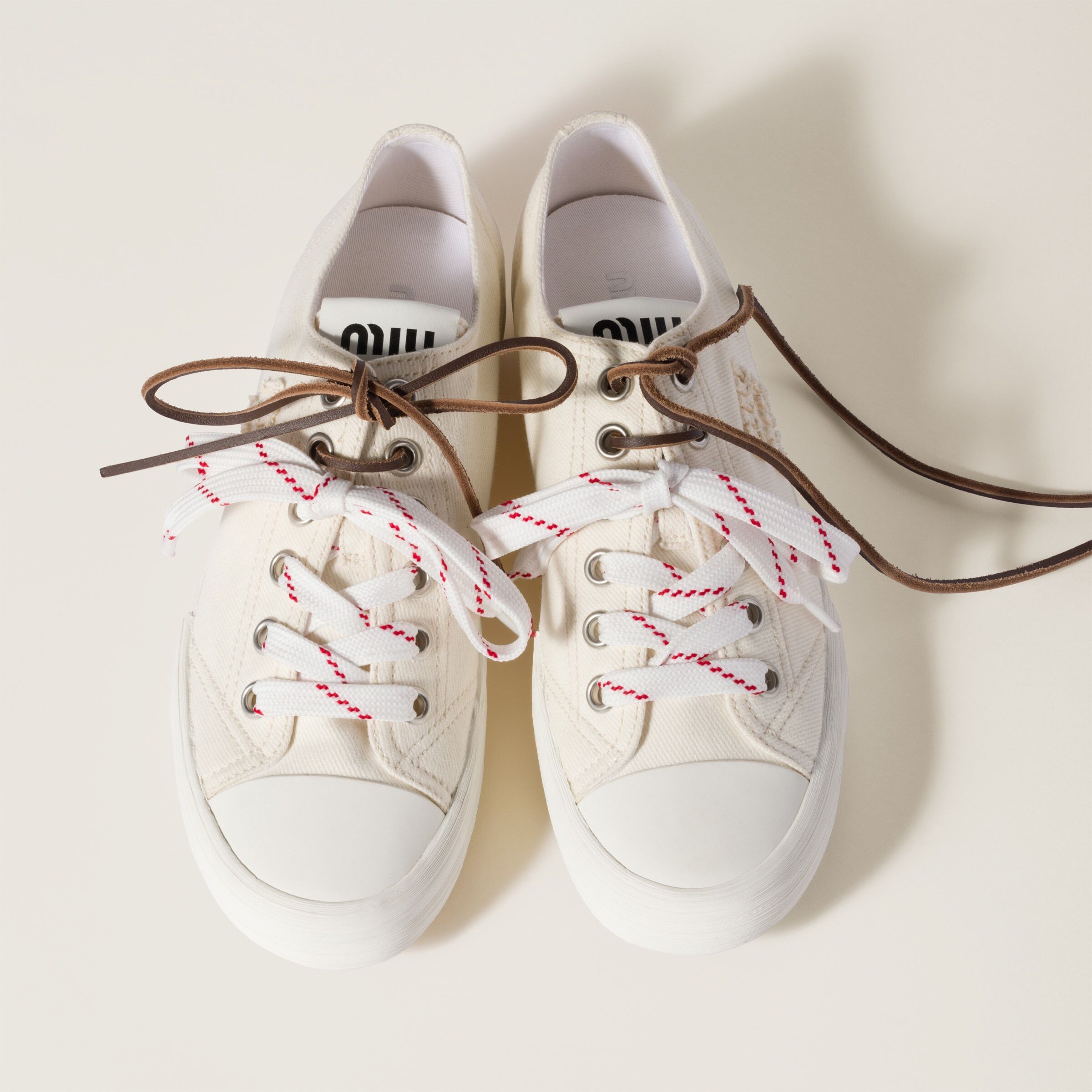 新作☆直営店 MiuMiu ウォッシュド デニム スニーカー 5E384E 三越伊勢丹 | MIU MIU/ミュウミュウ通販 | MIU MIU ロゴ付