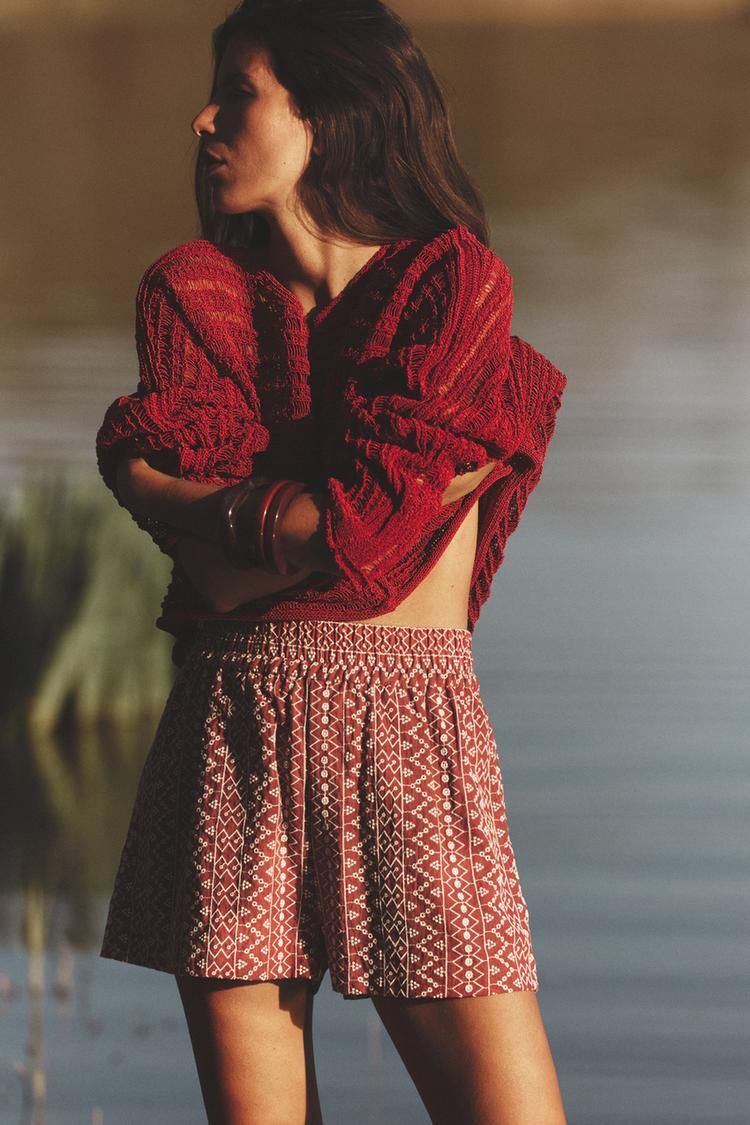 자수 버뮤다 바지 PERFORATED EMBROIDERY BERMUDA SHORTS 434205983