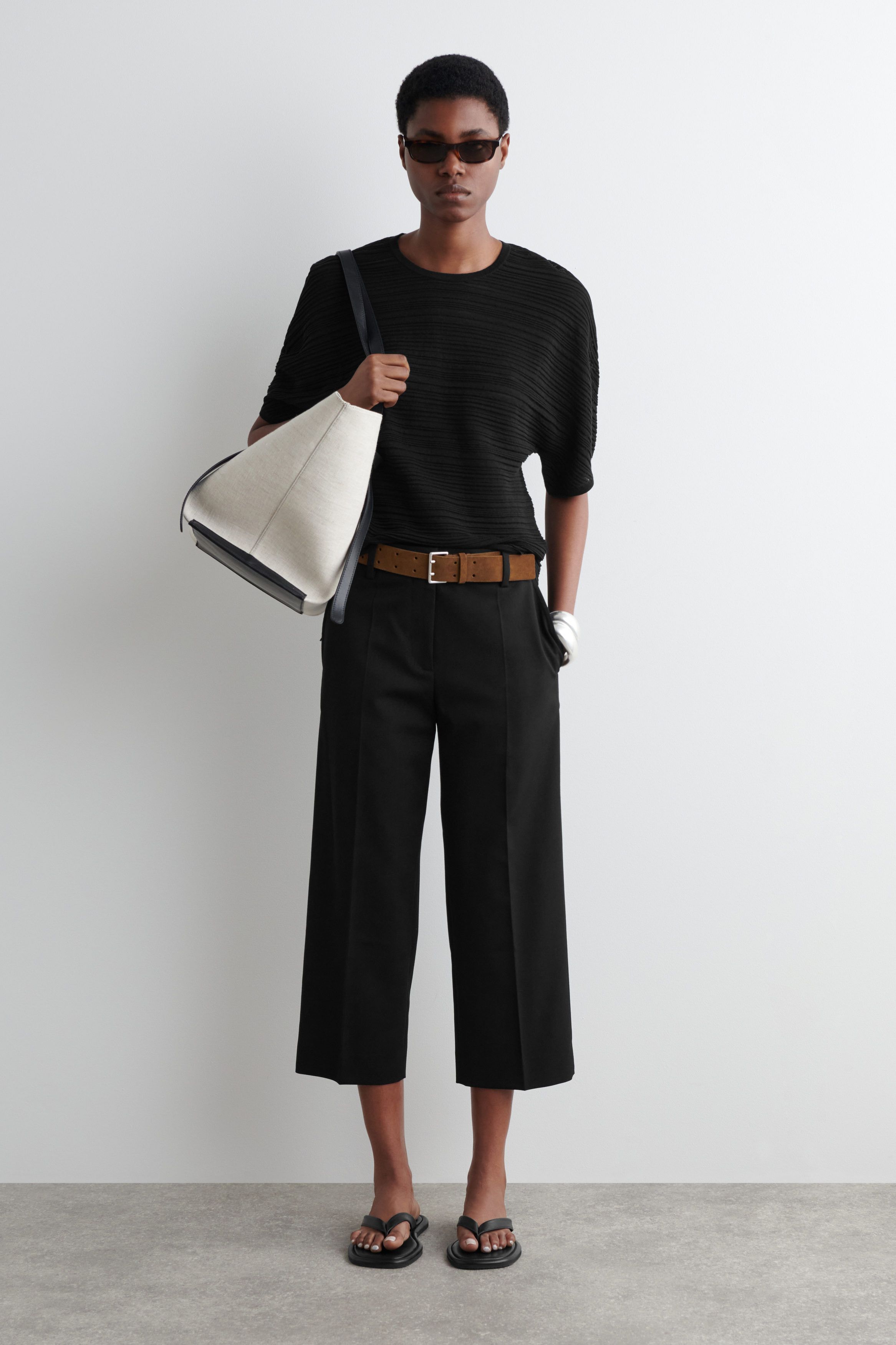 울 바지 WOOL-BLEND CAPRI TROUSERS 1267324001
