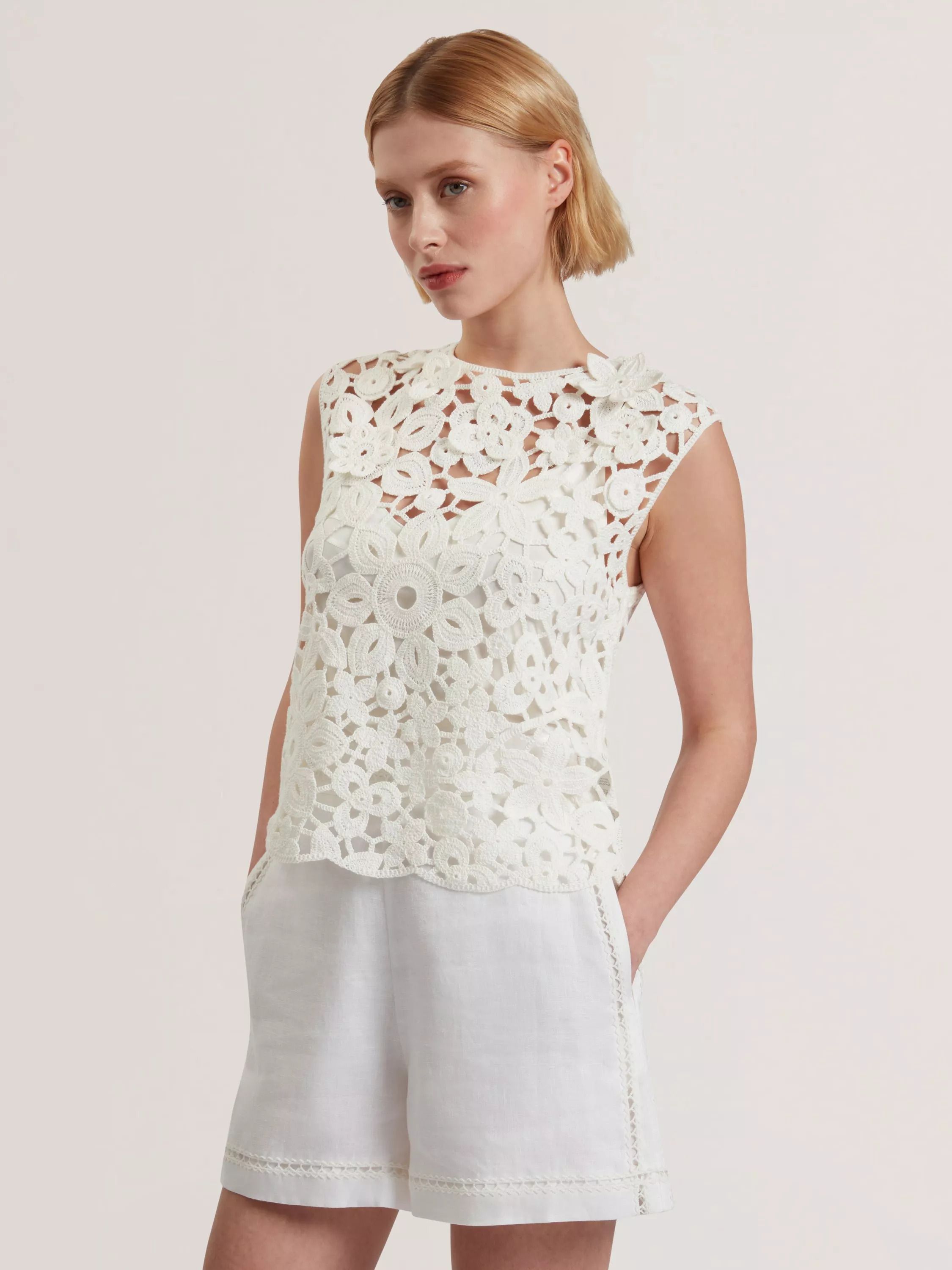 니트 탑 화이트 Joyyra Crochet Knit Top, White 113547439