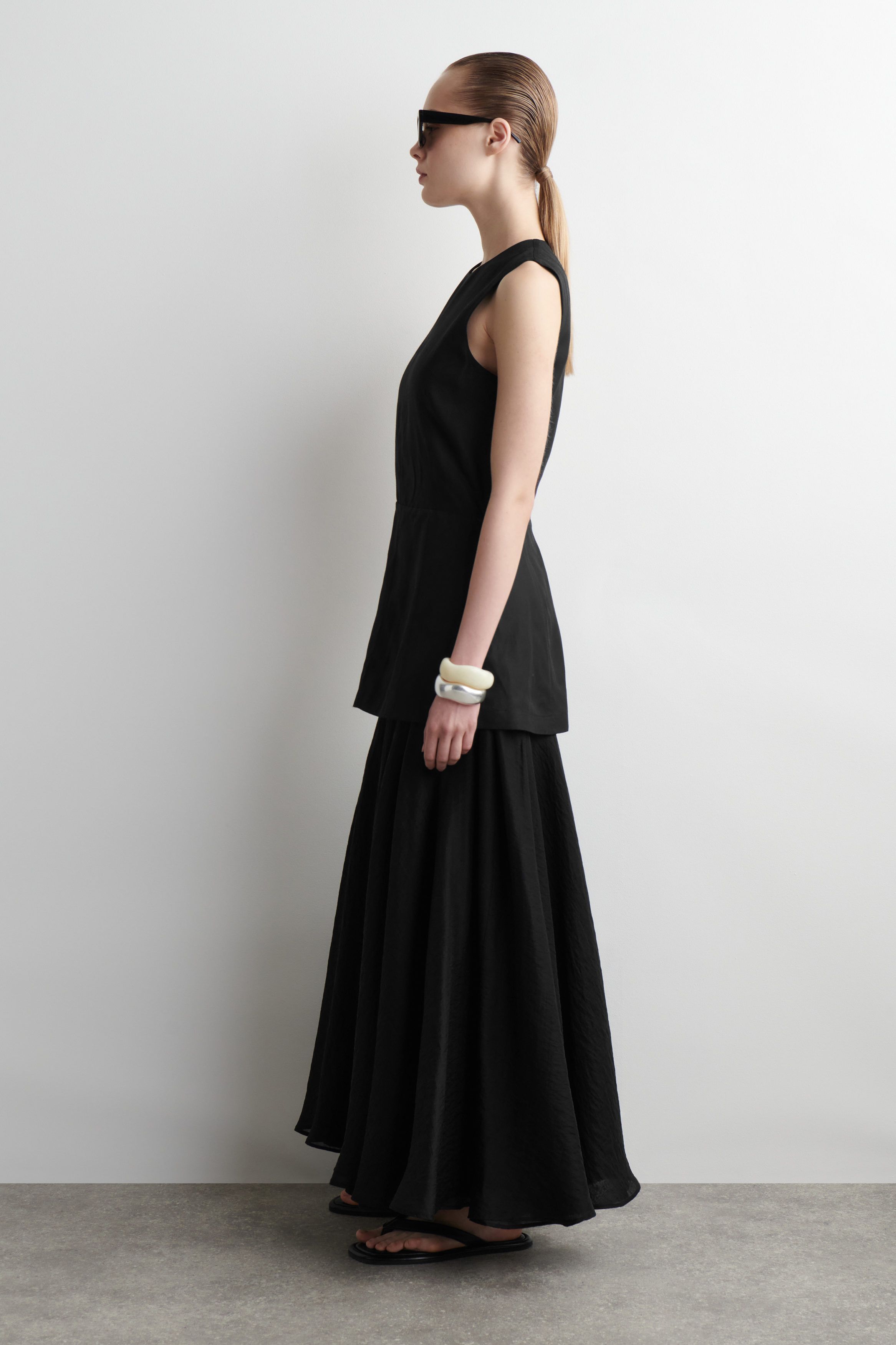 미디 드레스 LAYERED PEPLUM MIDI DRESS 1277581001