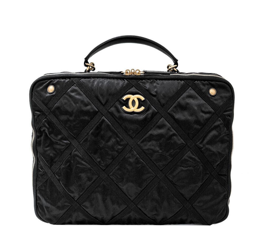 CHANEL Diamond Quilted Travel Bag AA8178 7360223548