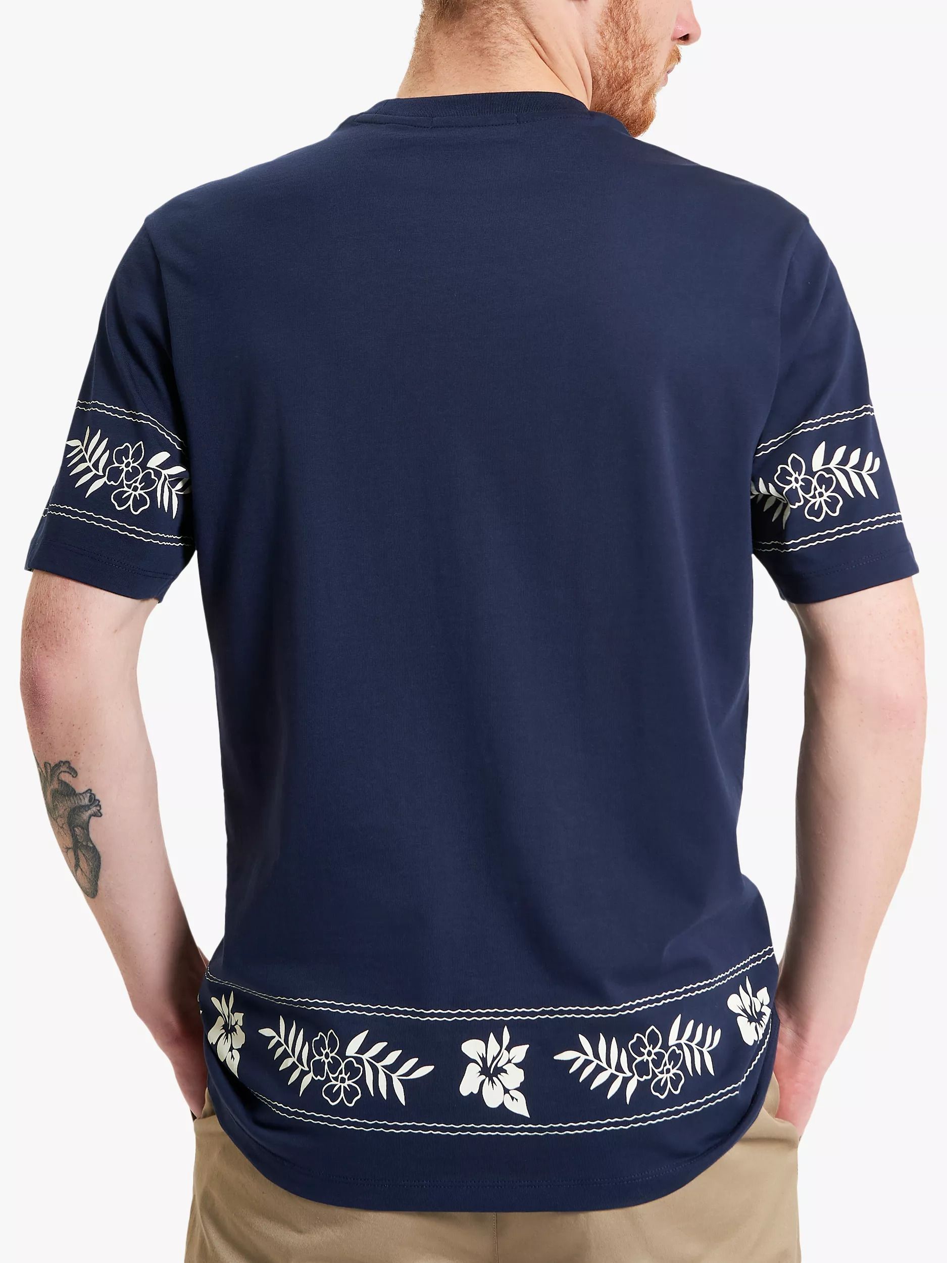 오가닉 코튼 레귤러 핏 플로랄 티셔츠 다크 네이비 Organic Cotton Regular Fit Floral Border T-Shirt, Dark Navy 113135074
