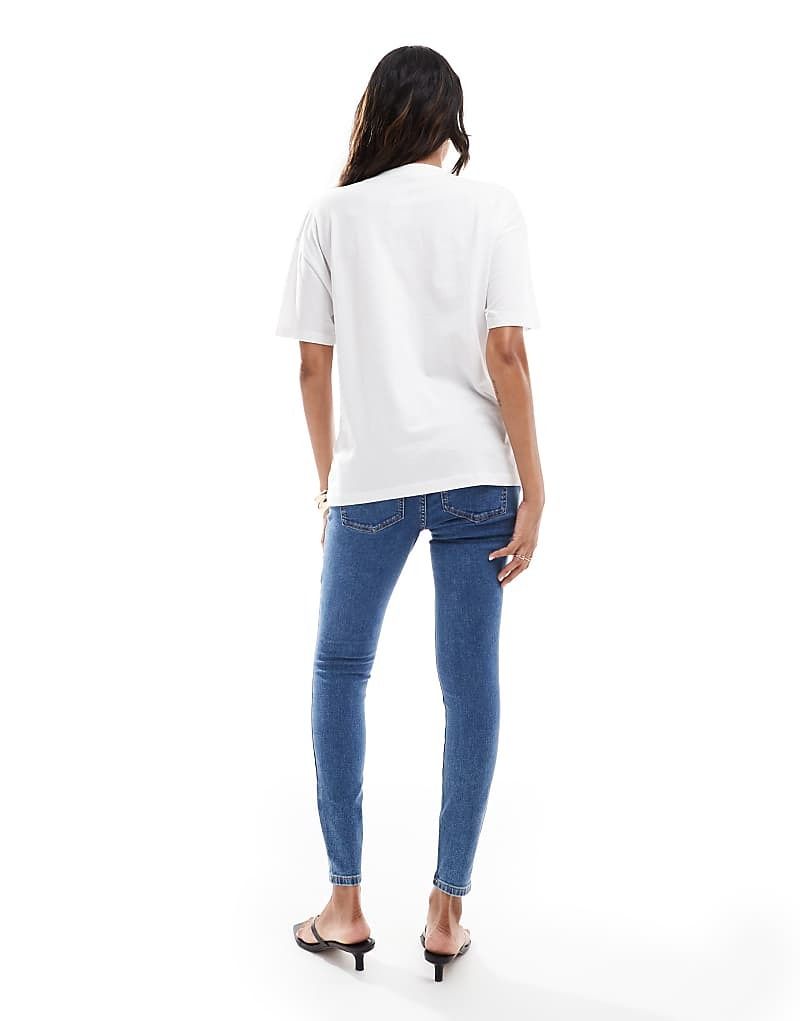 디자인 데님 ASOS DESIGN Maternity   Ultimate   Jeans in Mittelblau mit engem Schnitt, Umstandsmode 207594937Mittelblau