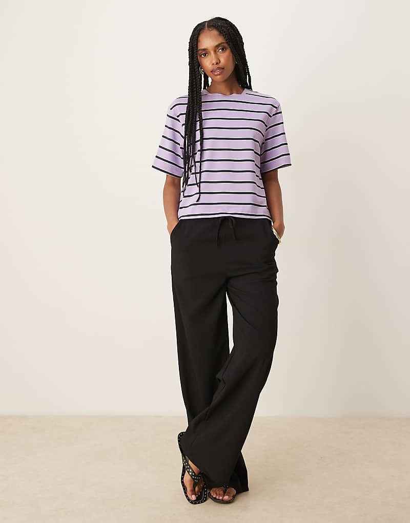 티셔츠 Kastiges T-Shirt in gestreiftem Flieder 208735724LILA