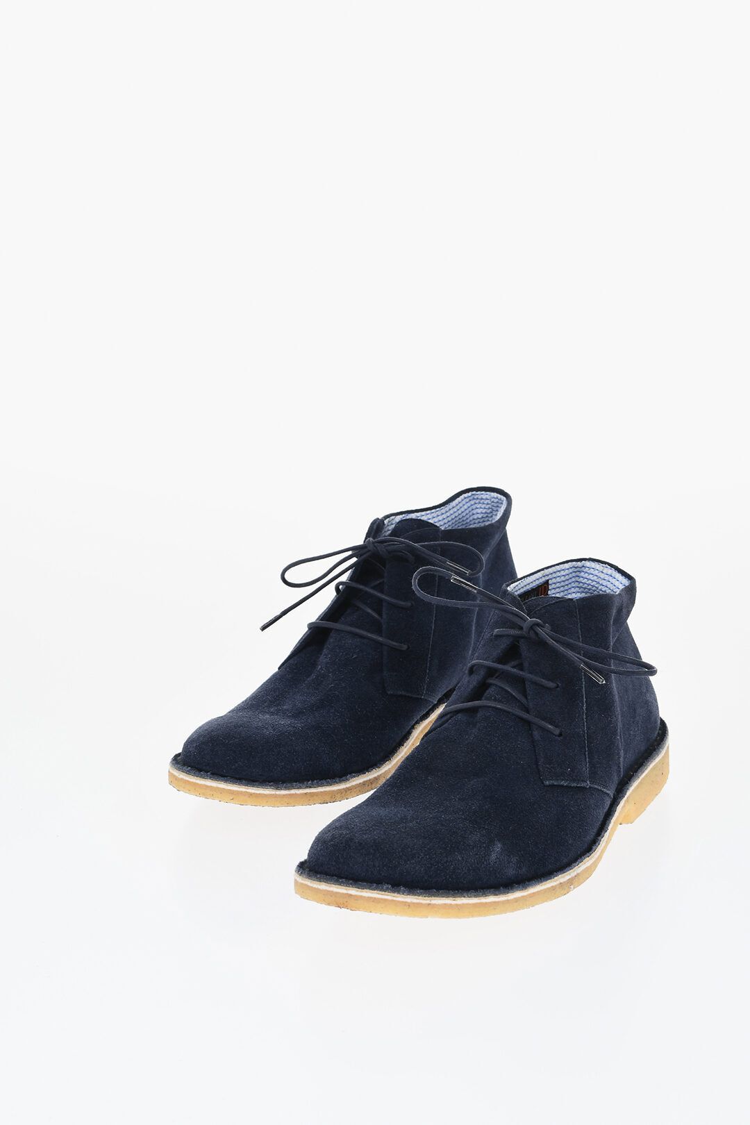 솔리드 컬러 스웨이드 데저트 부츠 크레페 솔 ID Solid Color Suede Desert Boots with Crepe Sole 655265